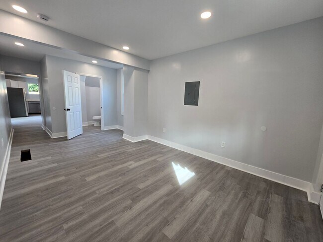 Building Photo - fif215