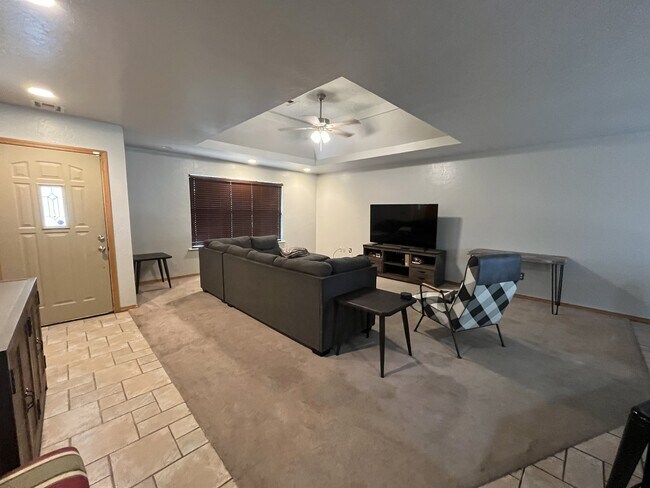Foto del edificio - 2117 N Burdick St