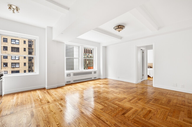Building Photo - 433 W 34th St