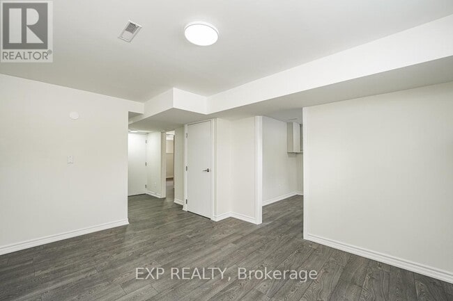 Building Photo - 209 Westmount Dr S