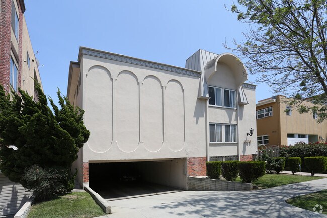 Foto del edificio - 328 S Elm Dr