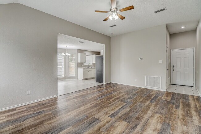 Foto del edificio - 1402 Stiles Ct