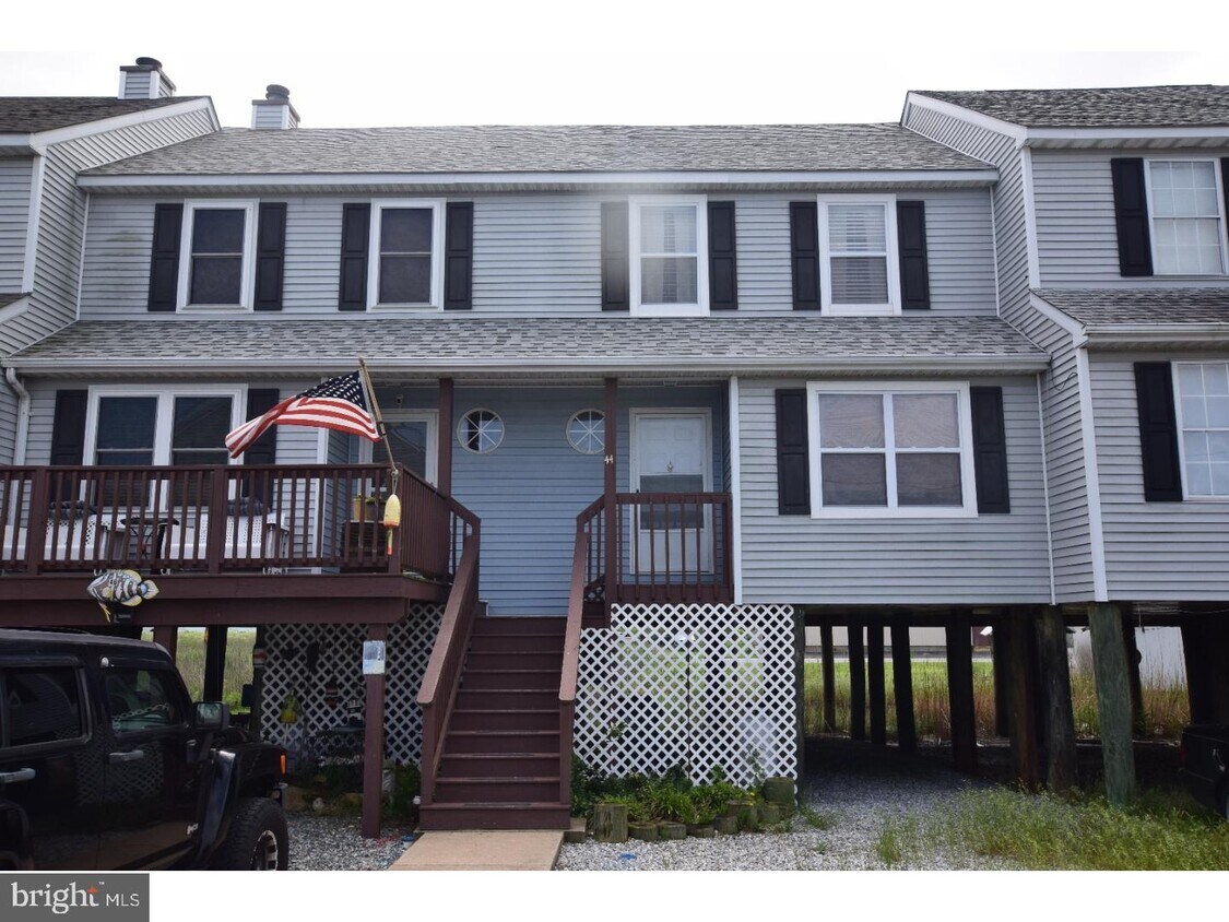 Primary Photo - 44 Wyatt St