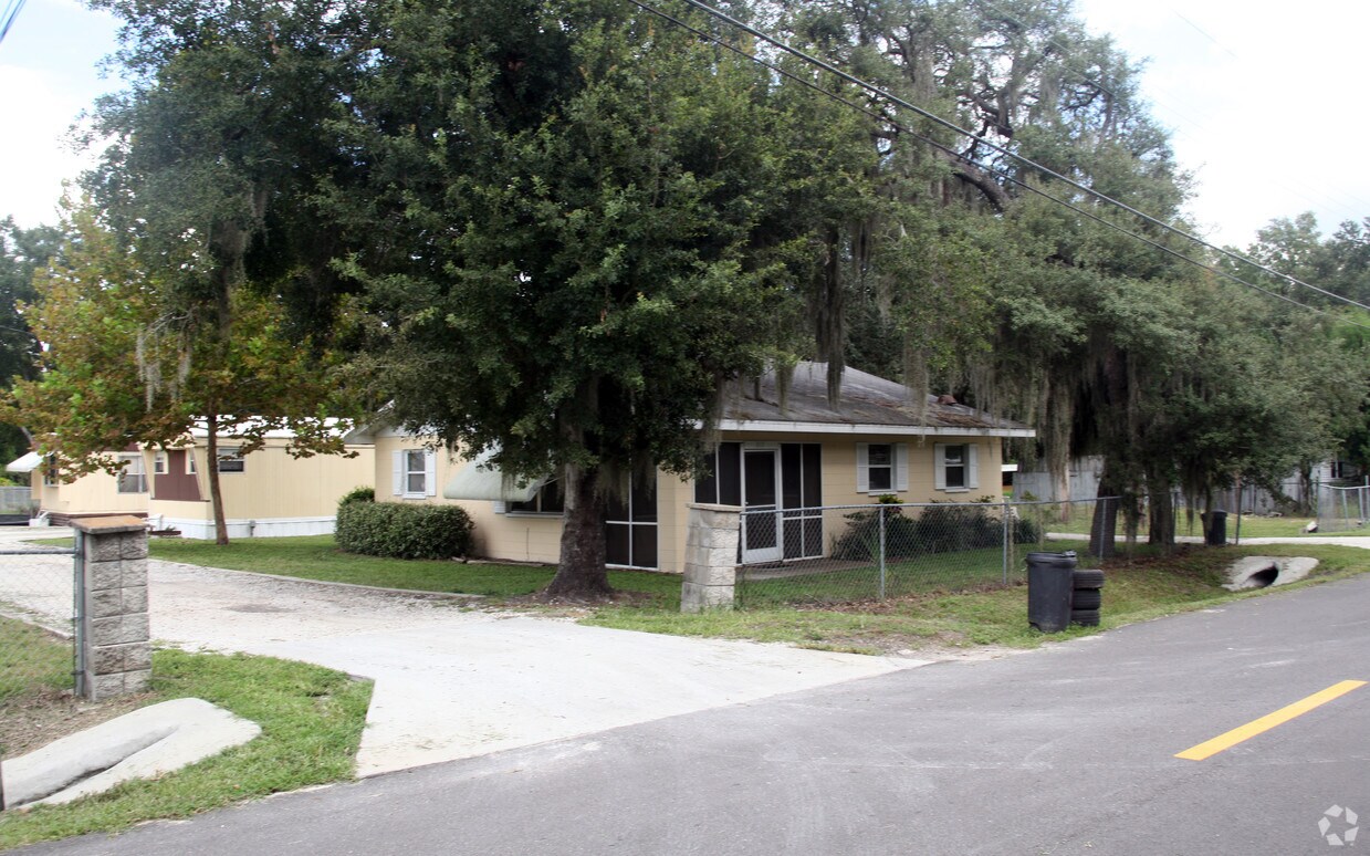 Building Photo - 319 Hull St