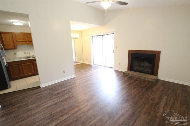 Foto del edificio - 9345 Chisholm Rd