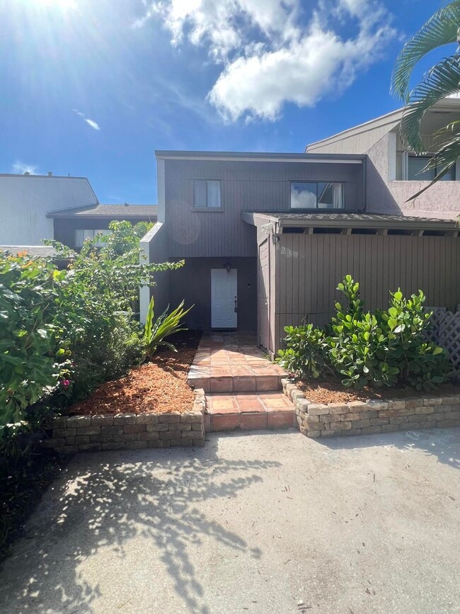 Building Photo - 12398 Westhampton Cir