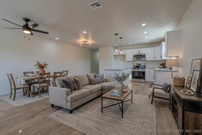 Building Photo - Brand New 3-Bed, 2-Bath Home for Lease – Modern Living in Tulsa