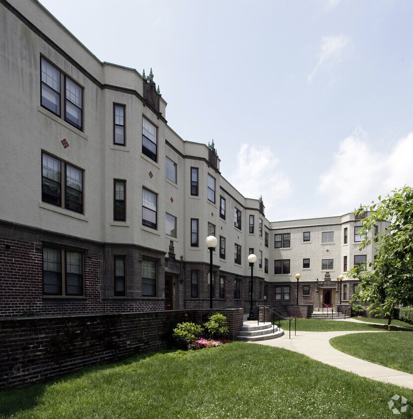 Primary Photo - The Whitmarsh Apartments