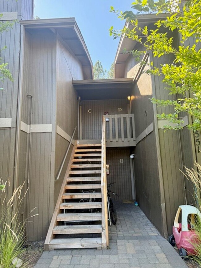 Foto del edificio - 1551 NW Newport Ave