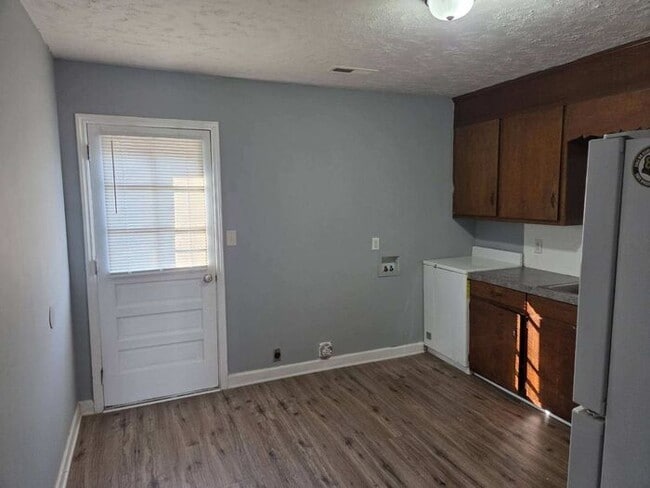 Foto del edificio - 1-Month Free Summer Special - Great 2-bedroom townhome close to downtown Lexington, NC