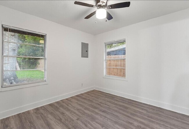 Foto del edificio - 4303 Dacca Dr