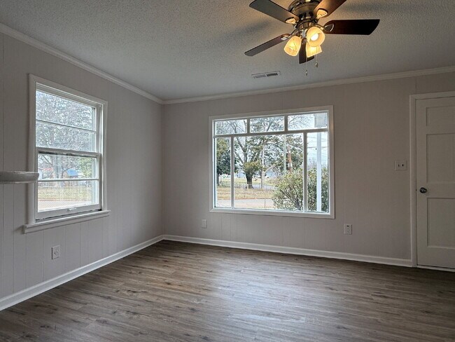 Building Photo - Section 8 Welcome!!! "Charming 4-Bedroom Home in Huntsville's Heart - 1,419 Sq. Ft. of Comfort!"