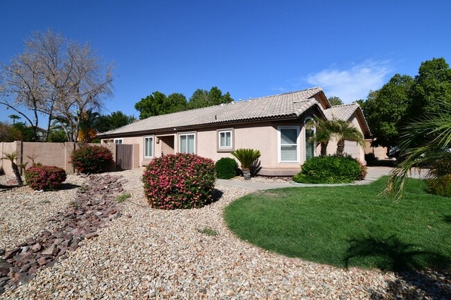 Building Photo - Resort Style Palm Valley Home With A Pool!