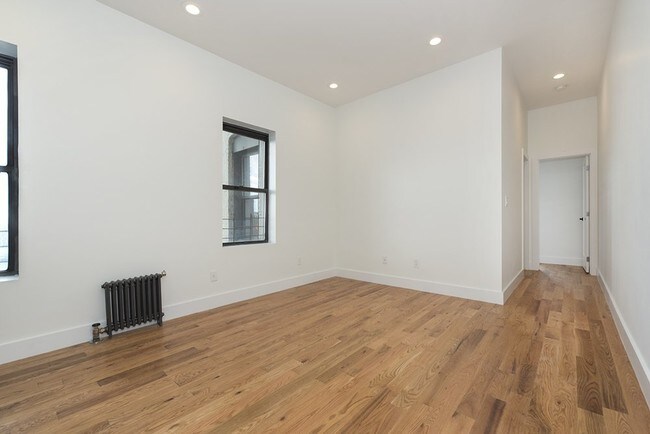 Building Photo - 316 57th St