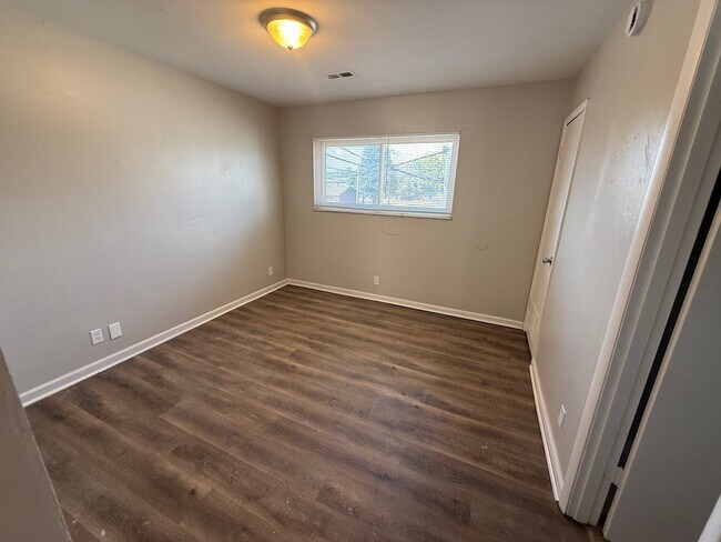 Foto del edificio - Crescent Court Apartments | One Bedroom