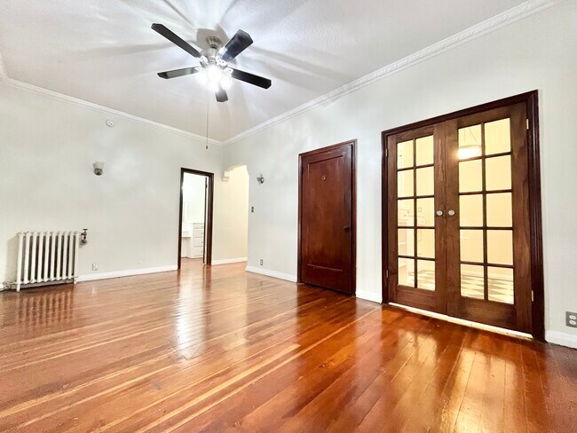 Foto del edificio - 1825 Whitley Ave