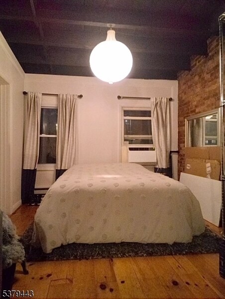 Building Photo - 45 Halsey St
