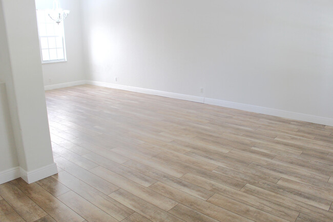 Foto del edificio - 615 NW 24th Ave
