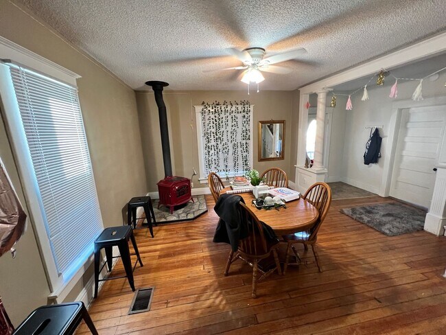 Building Photo - GREAT HOME - A MUST SEE!