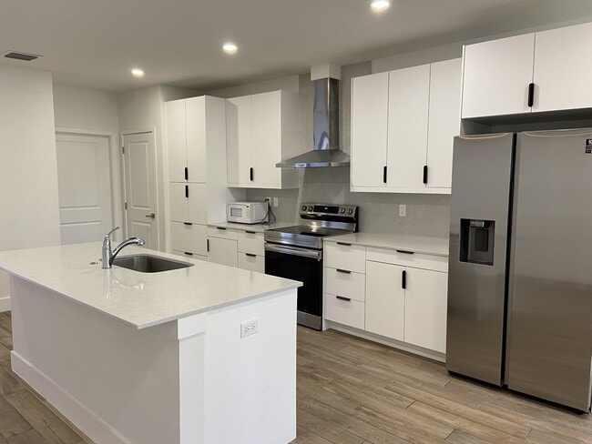 Foto del edificio - 401 Bella Sol Way