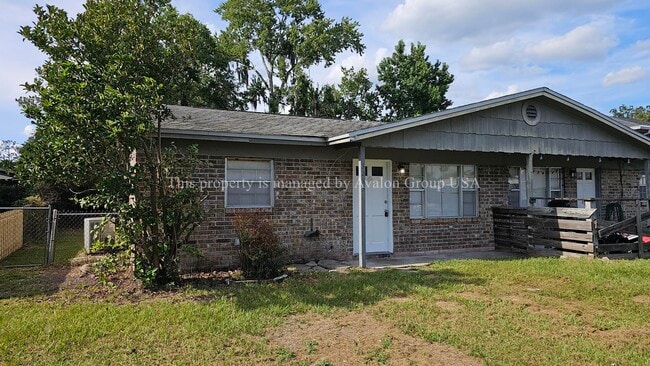 Building Photo - 6063 Longchamp Dr