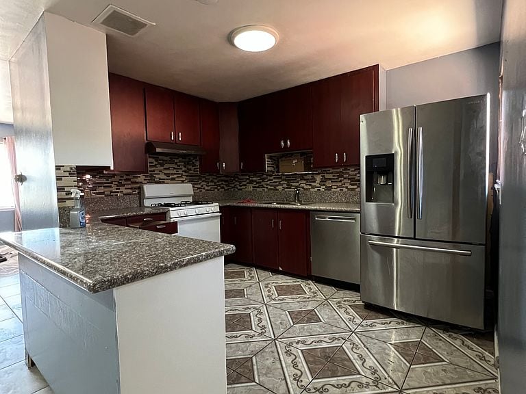 Foto del edificio - 903 Probasco Way