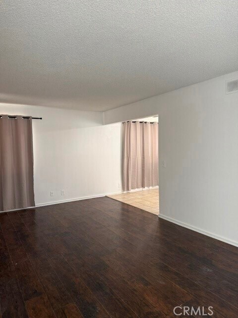 Foto del edificio - 41599 Marine Dr
