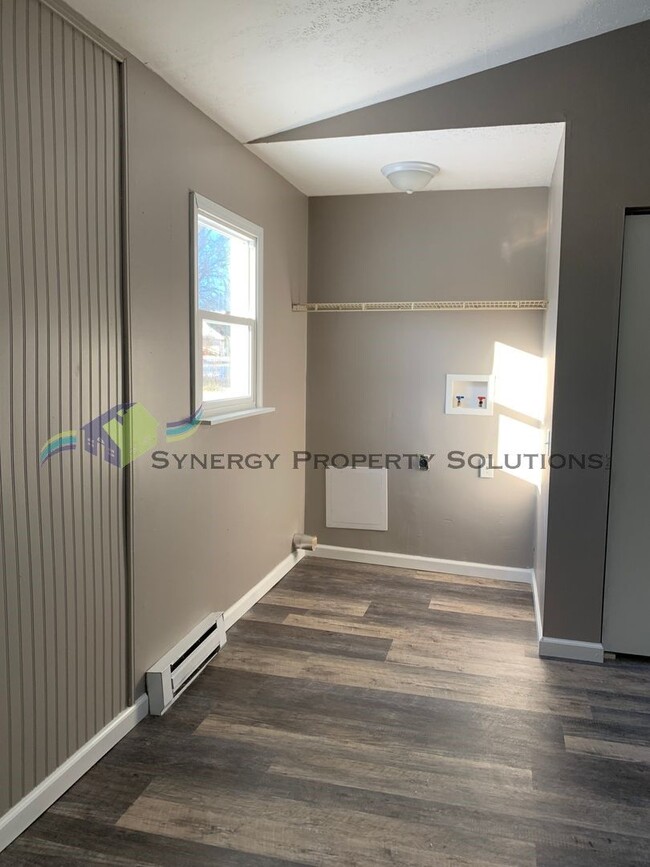Building Photo - Crestline Rental Available
