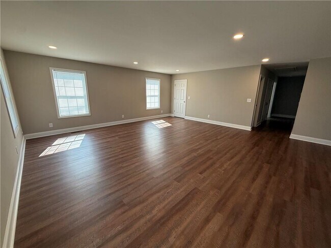 Building Photo - 5915 Maiden Ln
