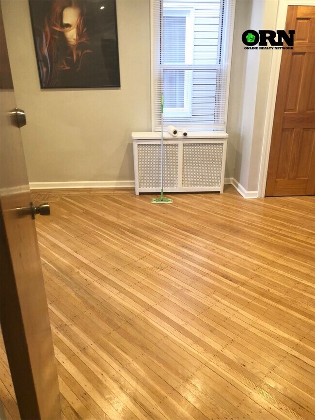 Foto del edificio - 66-30 Central Ave