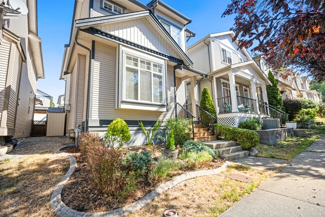 Building Photo - 24361-2102A 102a Ave