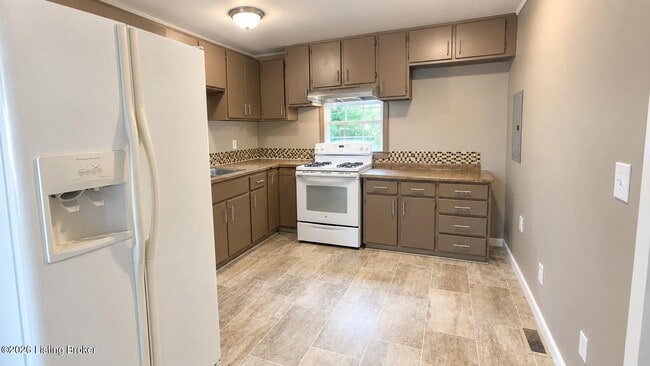 Building Photo - 111 Kenwood Ave