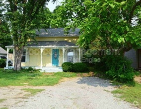Building Photo - 113 N Birch St
