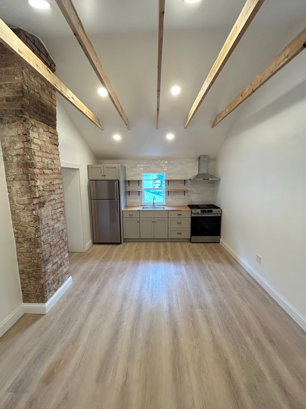 Building Photo - 92 5th Ave NW