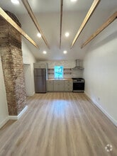 Building Photo - 92 5th Ave NW