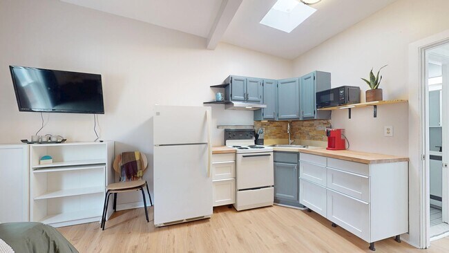Foto del edificio - 638 Burgundy St