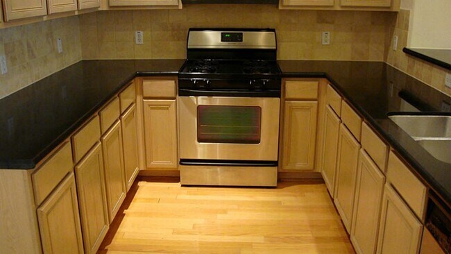 Foto del edificio - 9102 Lakes at 610 Dr