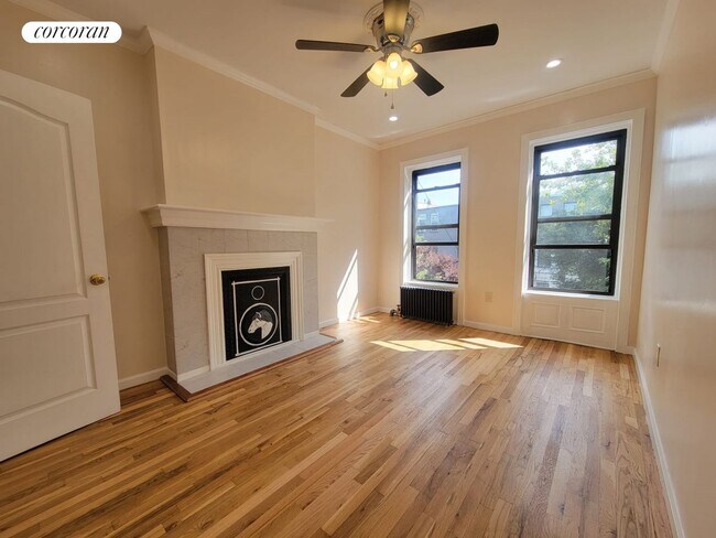 Foto del edificio - 382 Bainbridge St.