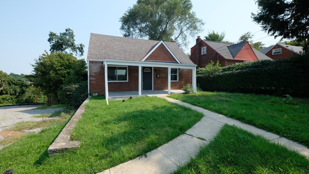 3685 Oakleaf Rd, Pittsburgh, PA 15227 House Rental in Pittsburgh, PA