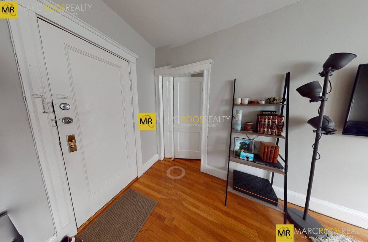 Primary Photo - 17 Gray St