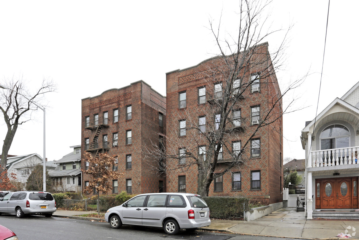 Primary Photo - 42-35 159th St