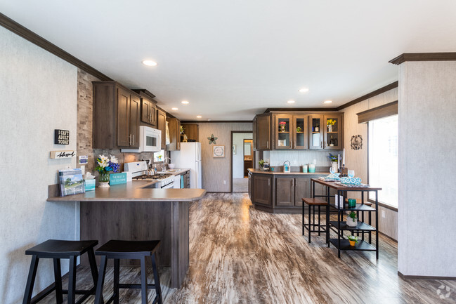 Kitchen and Dining Area - Heather Highlands