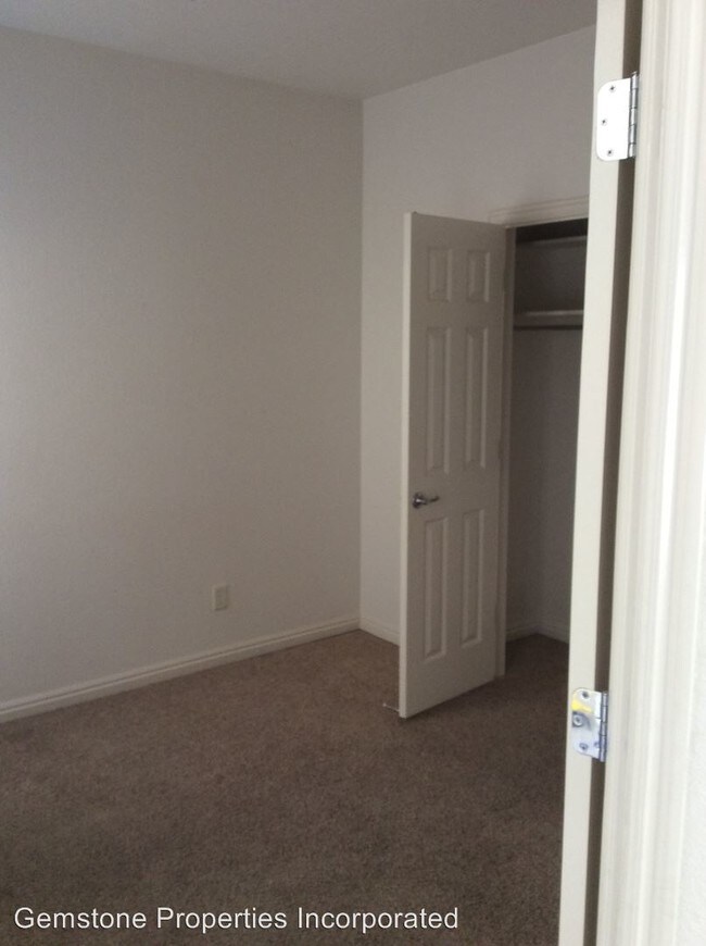 Building Photo - 2371 S 675 W