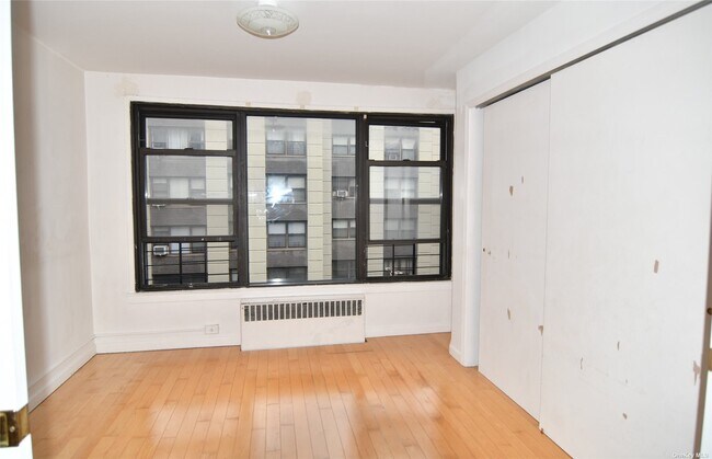 Foto del edificio - 98-19-98-64 64th Ave