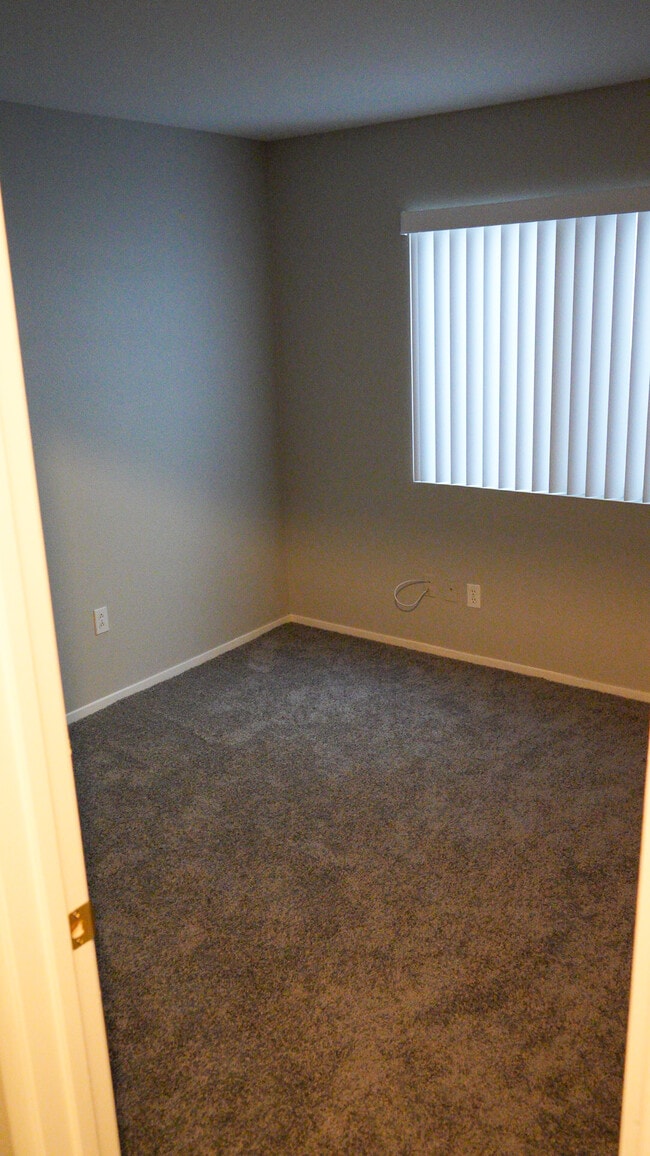 Foto del edificio - 588 Solstice Ave