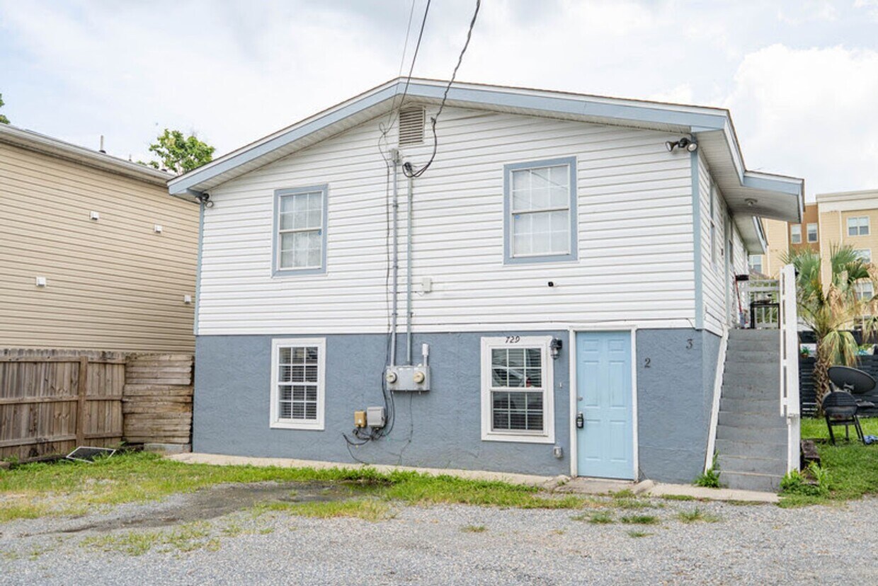 Primary Photo - 729 W Georgia Street