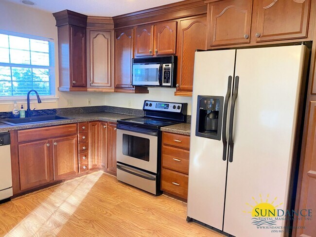 Building Photo - Gorgeous 3 Bedroom Home in Crestview