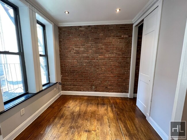 Building Photo - E 106TH ST.