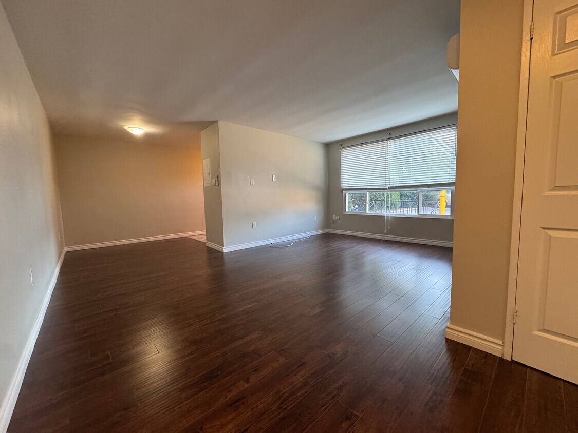 Photo principale - Updated 1 Bedroom Apartment!