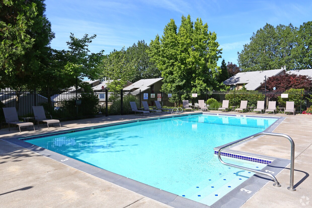 Town Center Heights Apartments in Happy Valley, OR